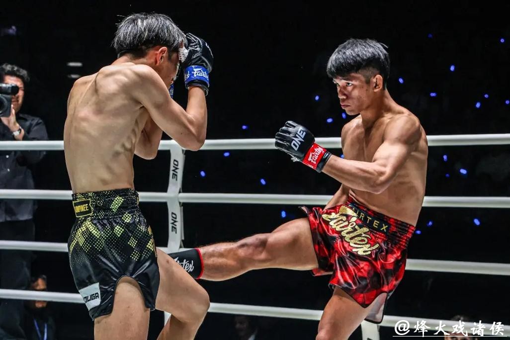 中国搏击新星赵正东迎战ONE冠军赛 世界排名第六门口佳佑挑战在即 中国搏击新星赵正东迎战ONE冠军赛 世界排名第六门口佳佑挑战在即